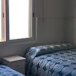 Flat With Sea Views In アパート