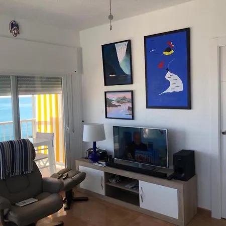 アパート Flat With Sea Views In *