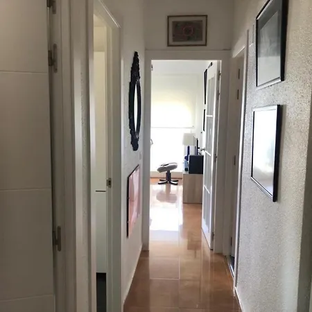 Flat With Sea Views In アパート *